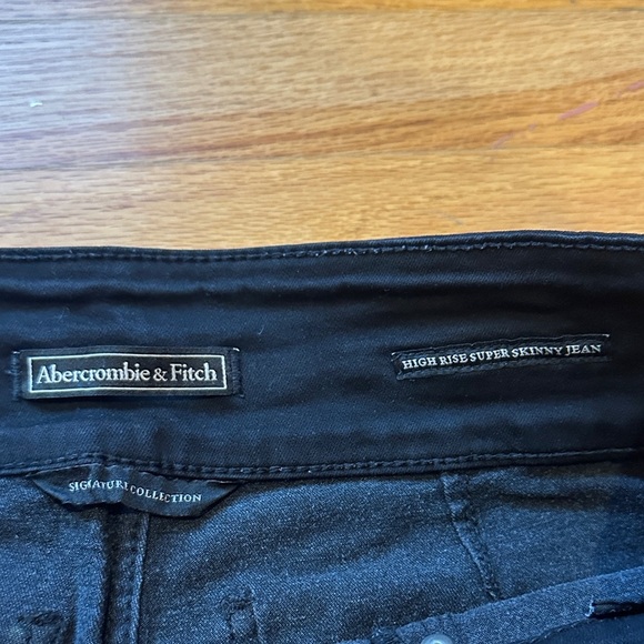 Abercrombie & Fitch Black High Rise Women's Jeans - Picture 2 of 3